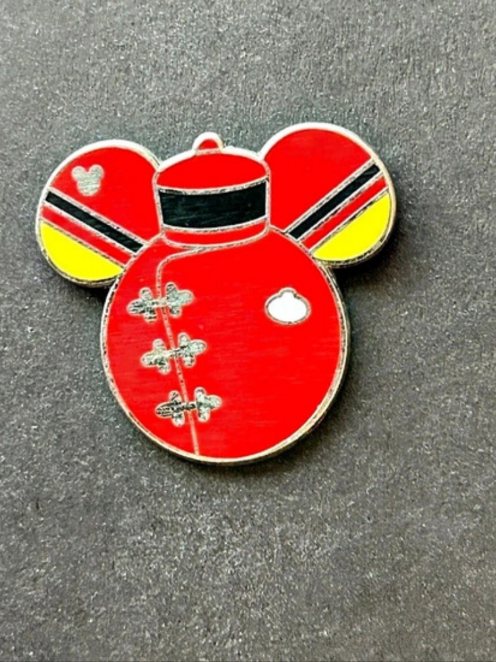 Hidden Mickey Series - Cast Member Costumes Great Movie Ride Disney Pin 108469